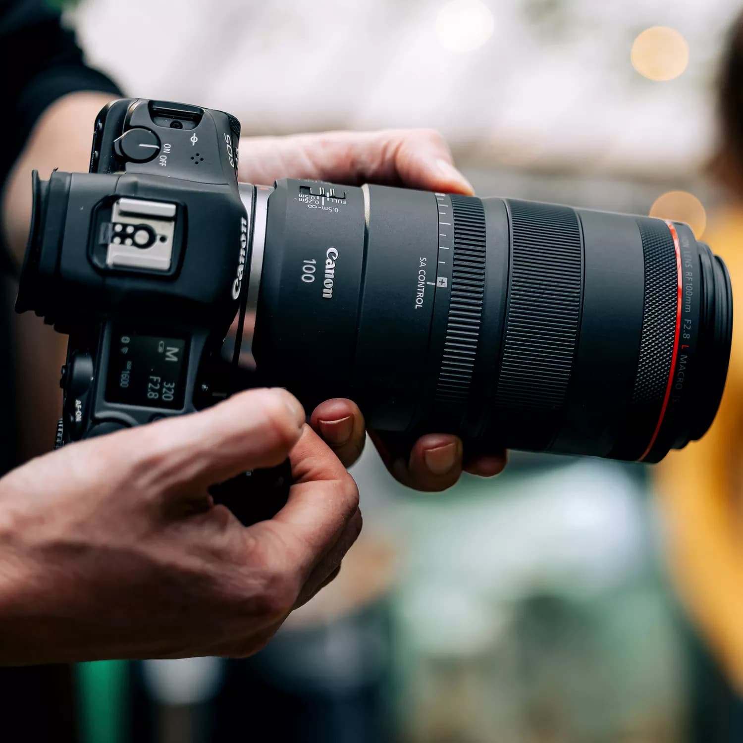 Canon RF 100mm F2.8L Macro IS USM Lens RF Mount Full-Frame 1.4x 67mm Filter 
